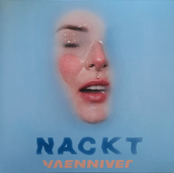 YAENNIVER – NACKT