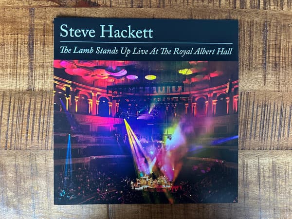 HACKETT, STEVE – LAMB STANDS UP LIVE AT...